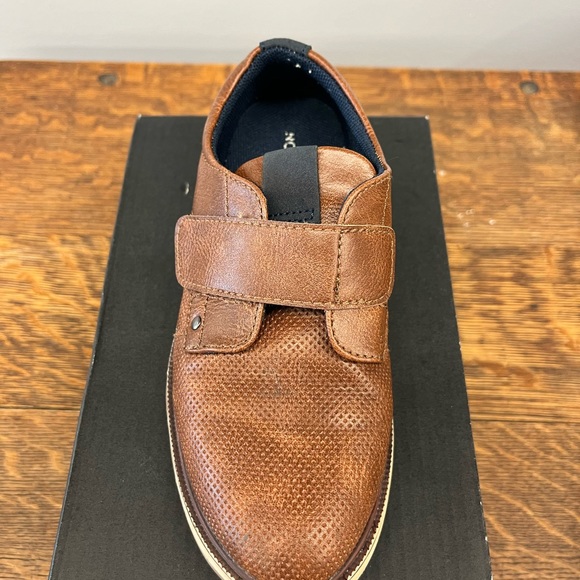 Worn once- Nordstrom boy dress shoes size 11 - Picture 3 of 9